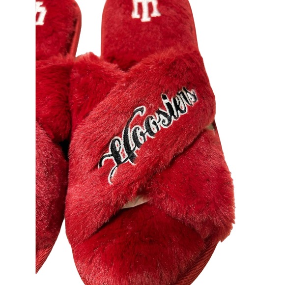 FOCO Women's NCAA College Team Script Wordmark Fuzzy Slide Slippers XL 11/12 - Picture 2 of 4
